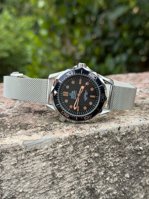 Omga Seamaster Diver Style Black Dial Mesh Strap Quartz Watch ā Silver