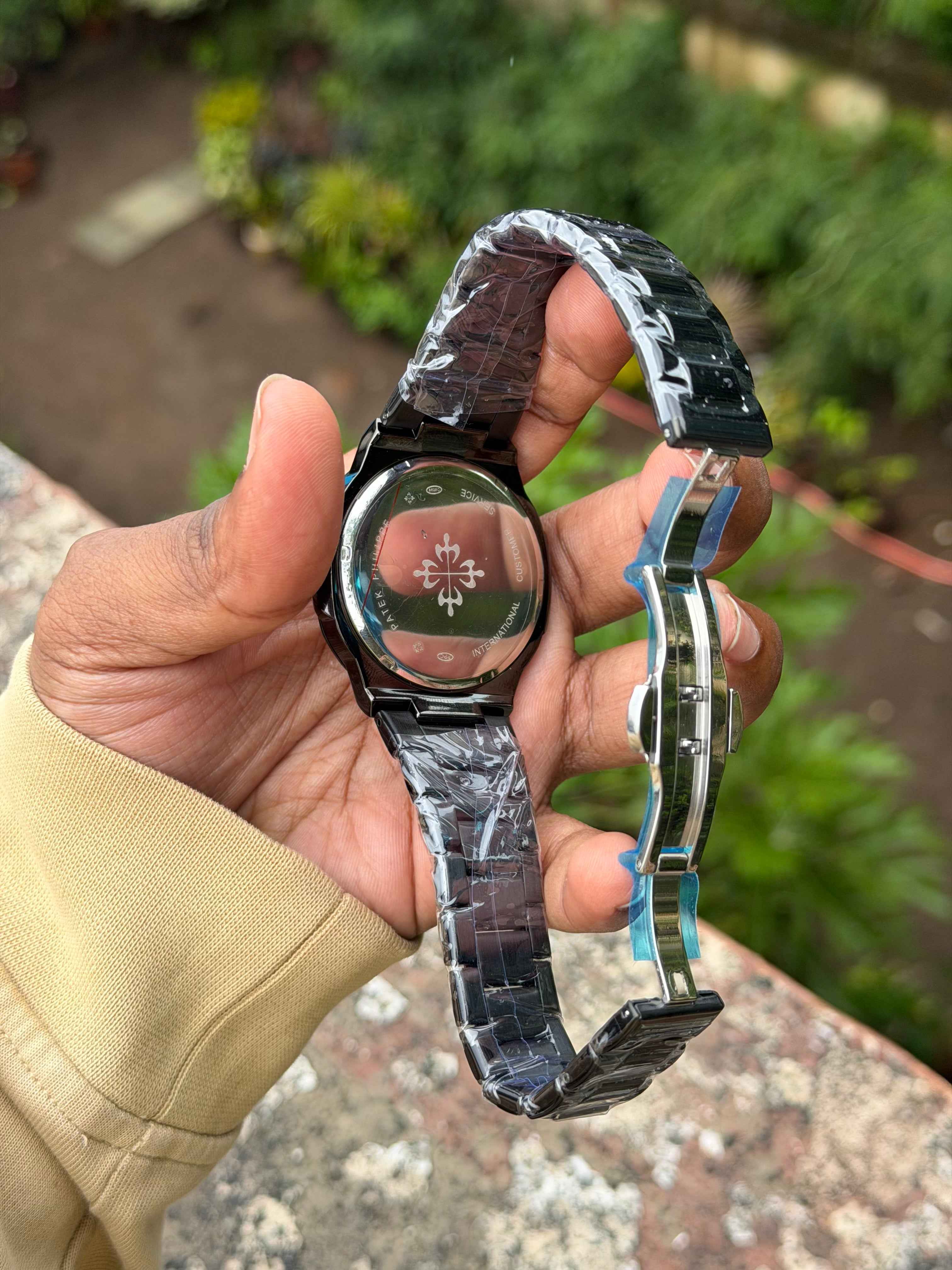 Patēk Philipē Nautilus Style Full Black Quartz Watch with Date Display | Stainless Steel Back & Butterfly Clasp