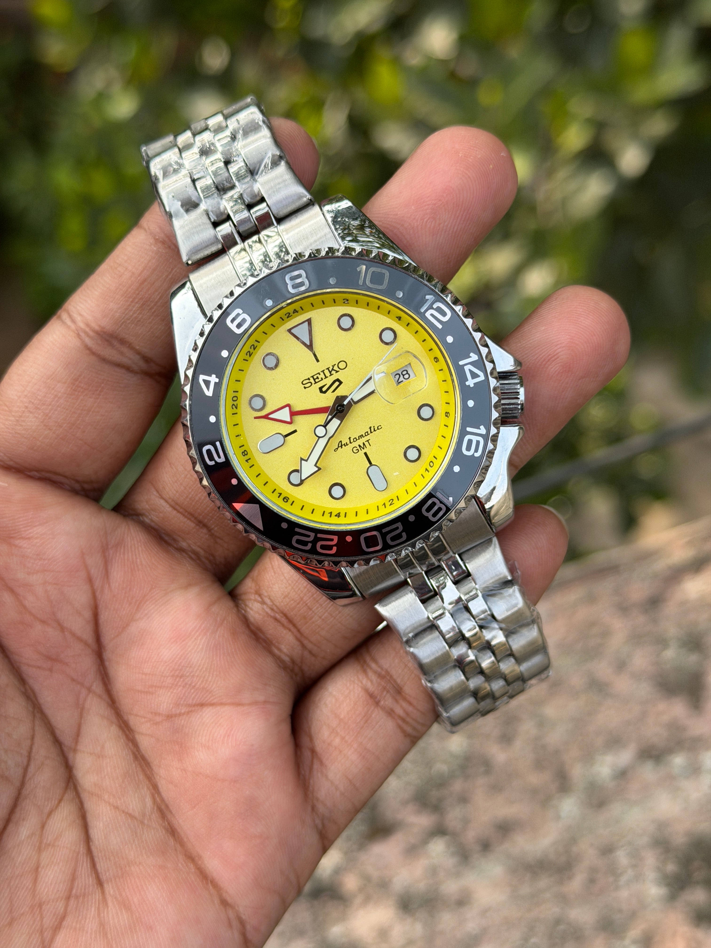 Se.iko 5 Sport SSK017 GMT - Yellow Dial - OM SAI TIMEPIECE
