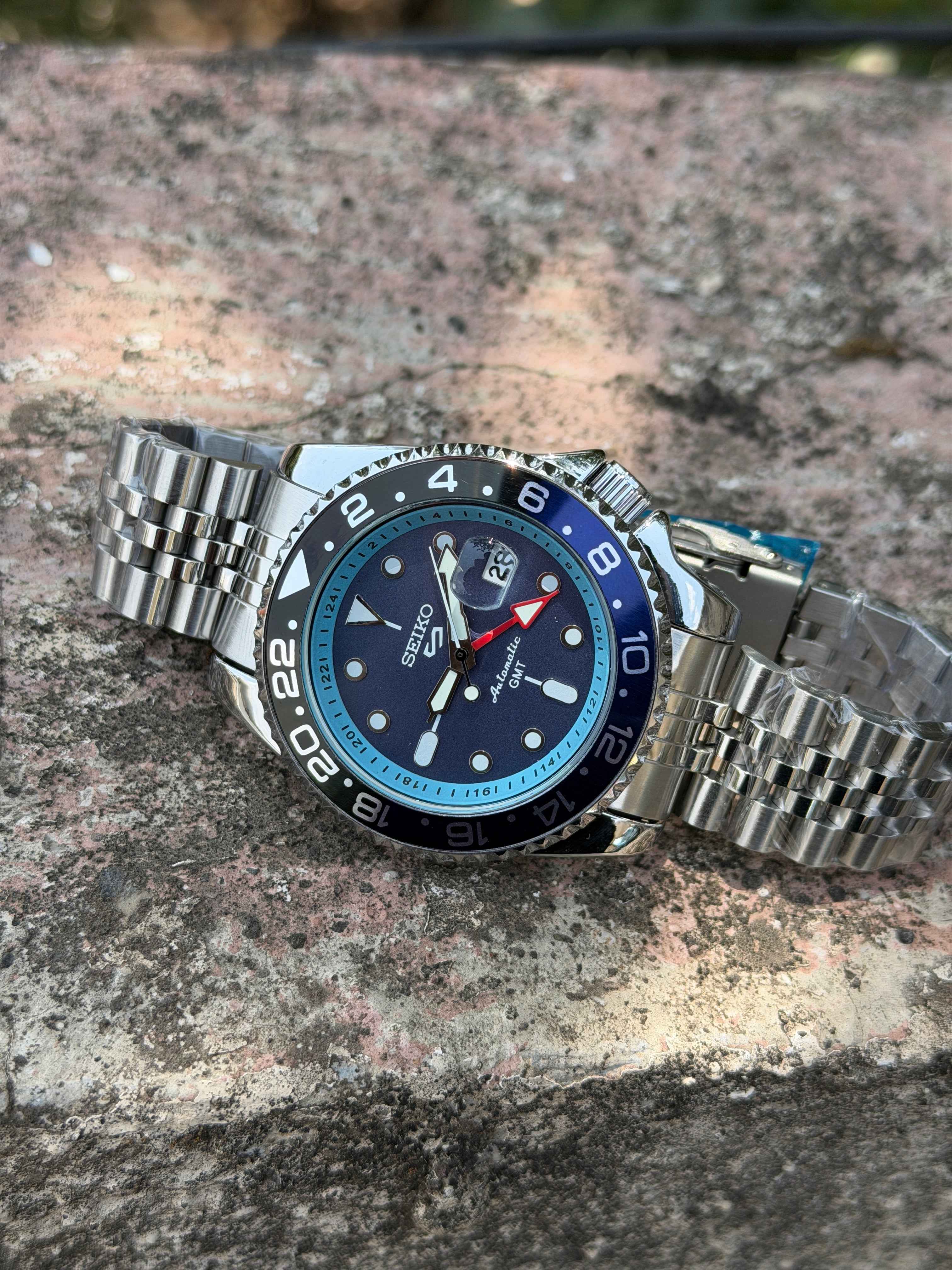 Seiko 5 Sport SSK017 GMT - Blue Dial