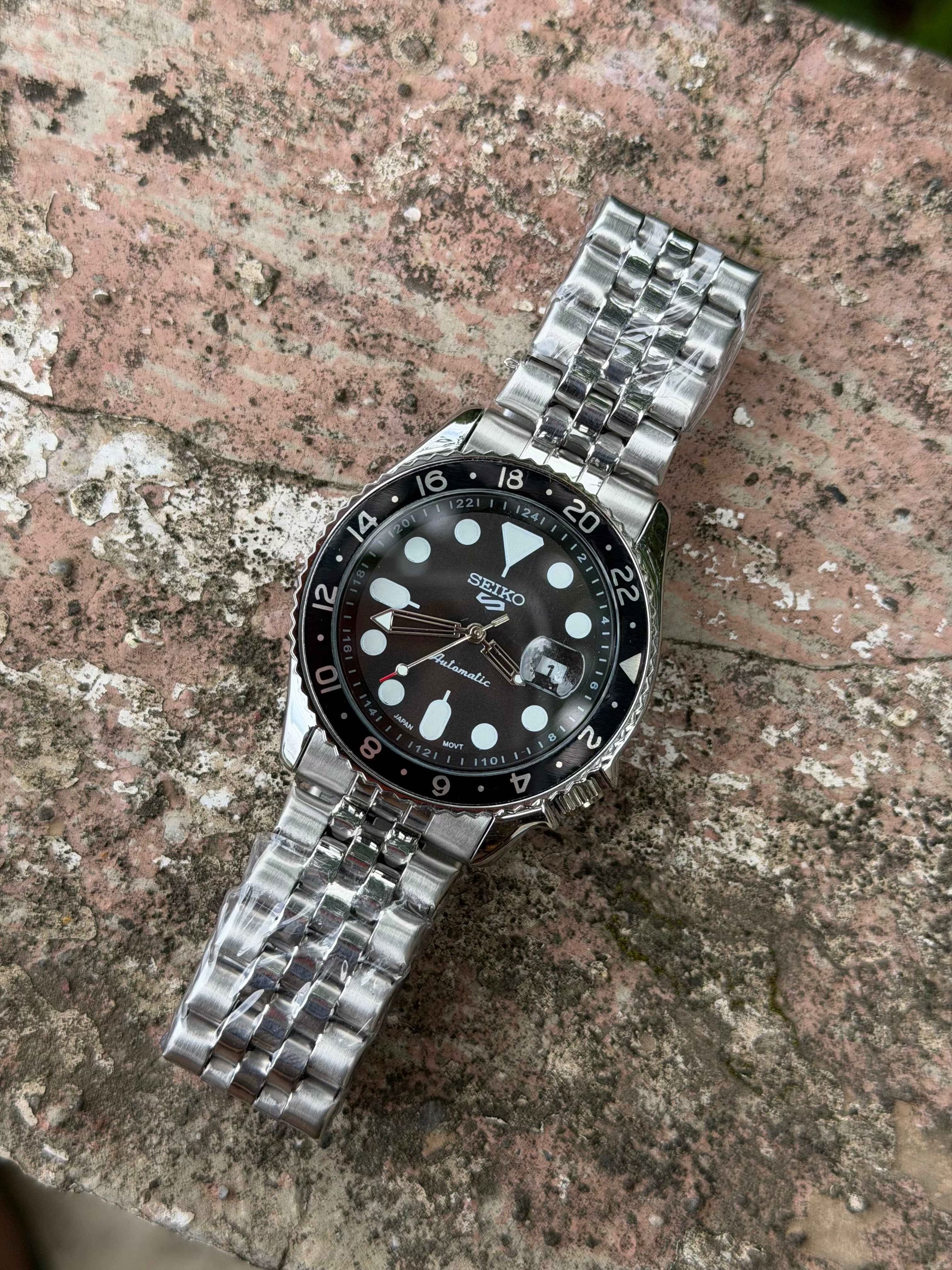 Seik 5 Sunburst Black