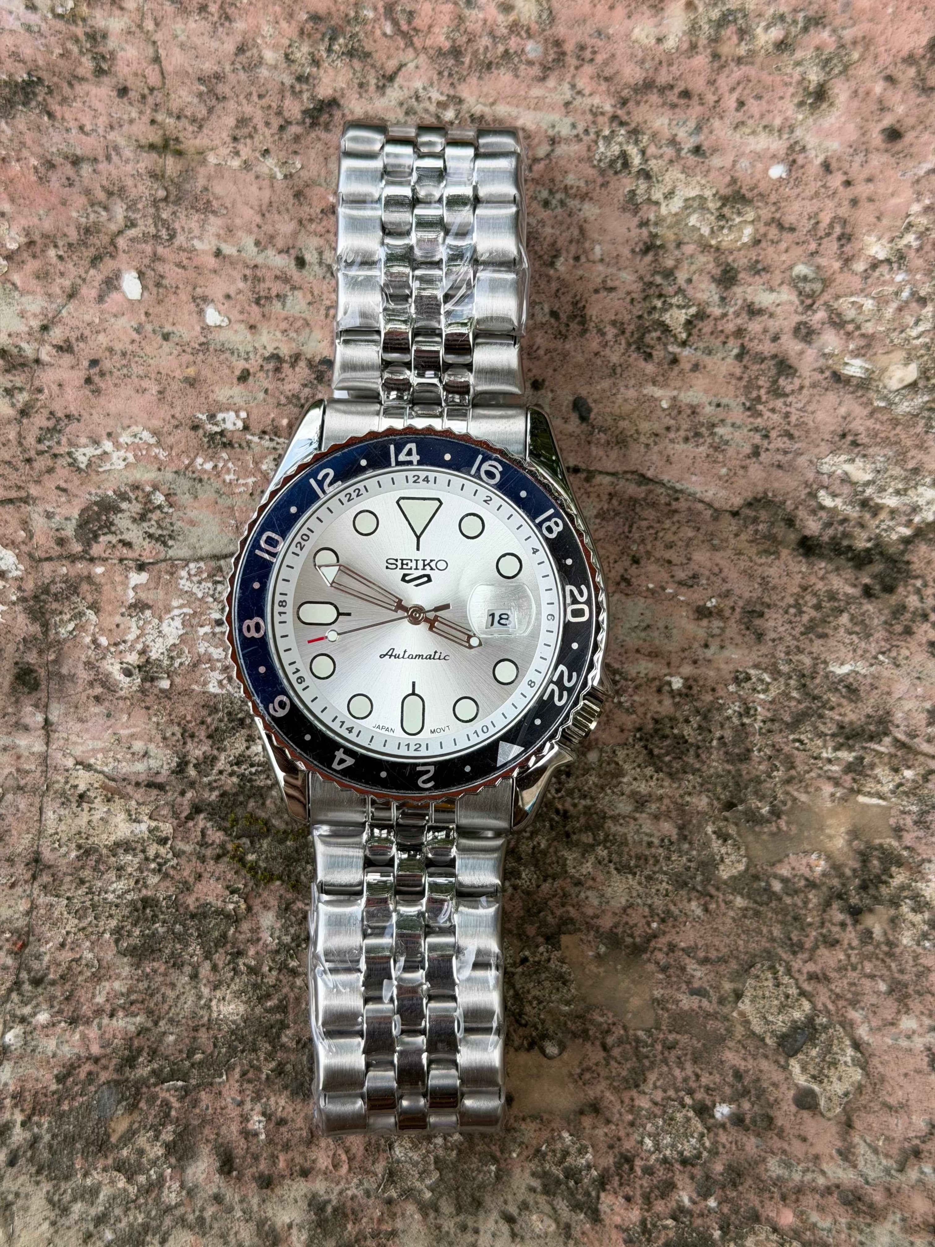 Seik 5 Sunburst White