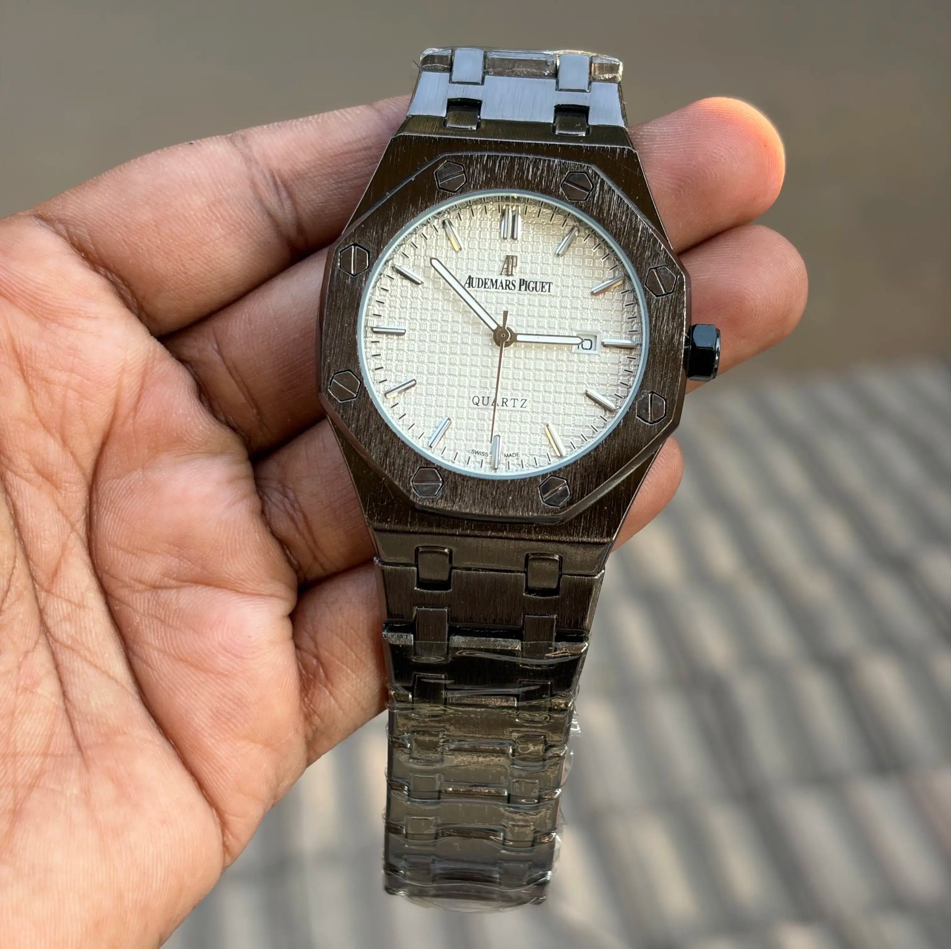 AP Quartz - OM SAI TIMEPIECE